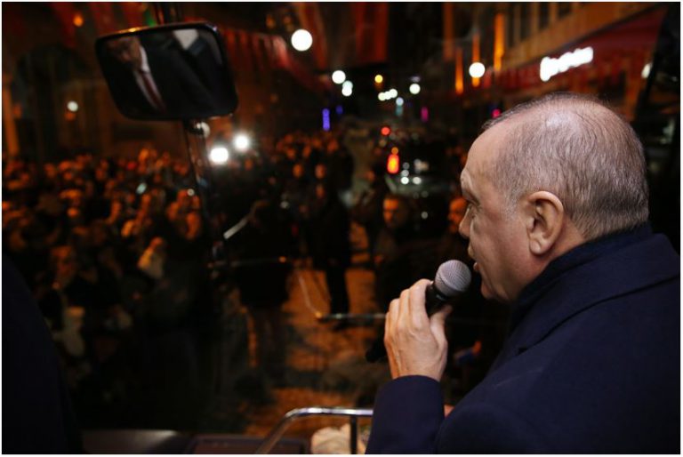Erdoğan, kadro isteyen öğretmenlere kızdı: Sınavdan sınava koşmaya devam edin