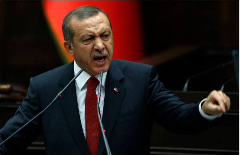 Bir Türkiye fotoğrafı: Baba kız birbirine “Erdoğan’a hakaret” davası açtı