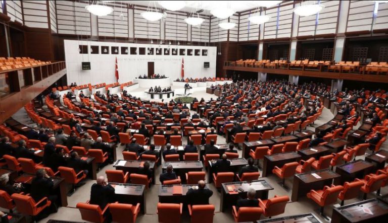 “AKP ve CHP’den yeni partiye geçecek 50-55 vekil var”