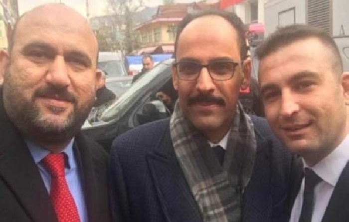 İl Seçim Müdürü AKP mitinginde!