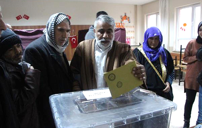 Şanlıurfa’da ‘tehditle açık oy kullandırılıyor’ iddiası