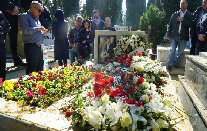 Gazeteci Ertuğrul Akbay toprağa verildi;  Sözcü’nün patronu oğlu Burak mektupla helalleşti