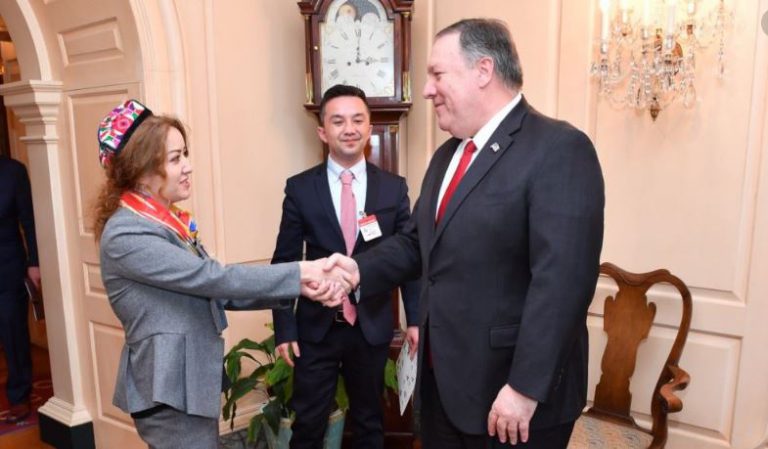 ABD Dışişleri Bakanı, Çin’de zulüm gören Uygur Müslümanları ile görüştü