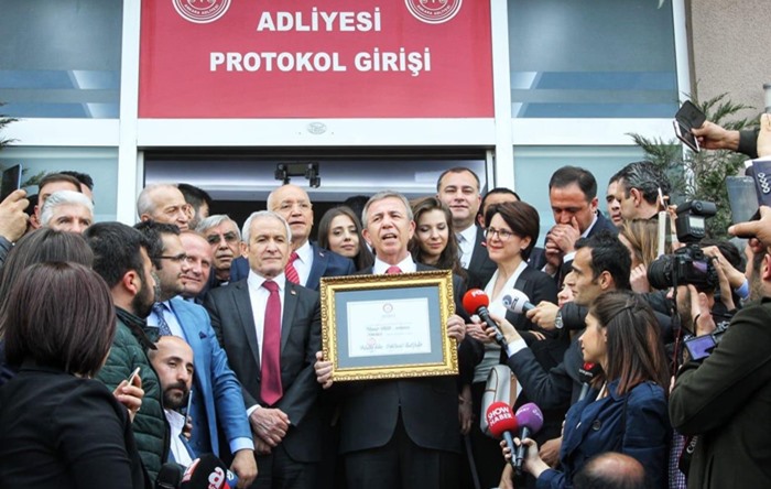 Mansur Yavaş mazbatasını aldı: Darısı İstanbul için olsun
