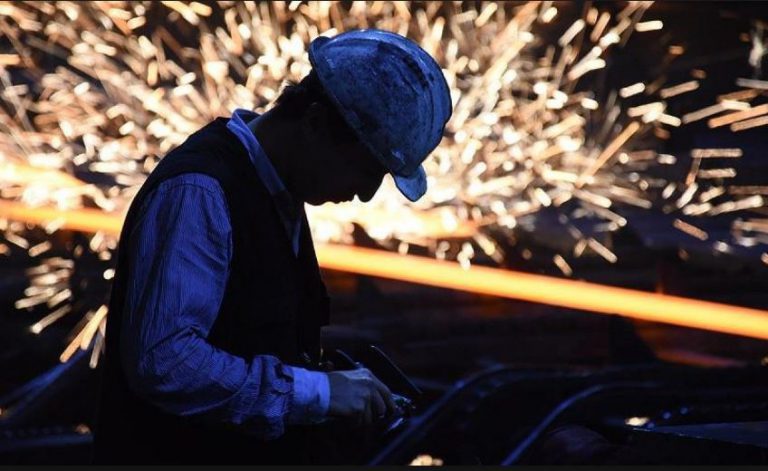 Sanayi üretimi yüzde 5,1 azaldı