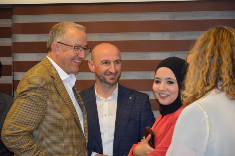 Akyazılı Vakfı’nda HOGİAF iftarına katılan Aboutaleb: Bölüp vermek, paylaşmak çoğaltmaktır