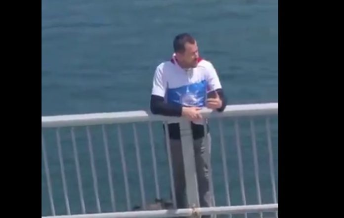 davutoğlu köprü intihar selfie