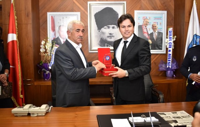 Belediye AKP’den İYİ Parti’ye geçince ortaya çıktı: “İşi gitmeden 100 kişi maaş alıyormuş”