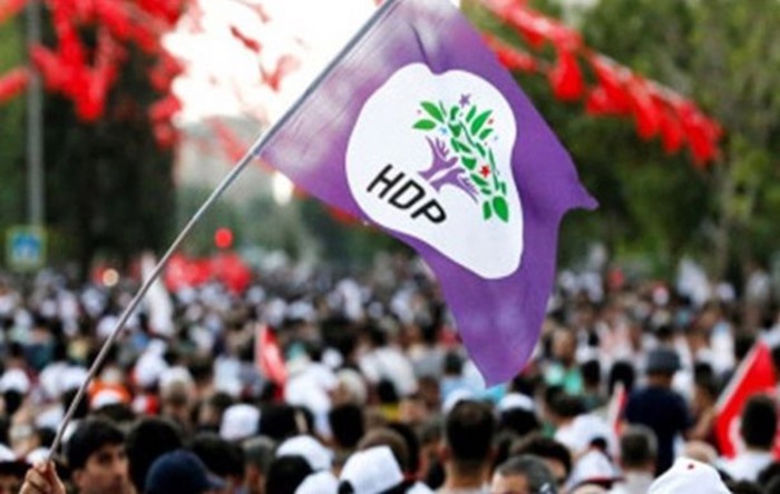 İçişleri Bakanlığı 9 HDP’li meclis üyesini görevden aldı, çoğunluk AKP’ye geçti