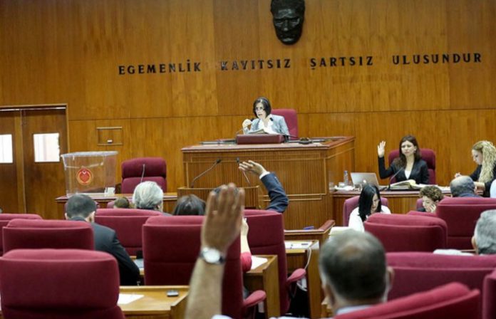 KKTC�de hükümet istifa etti Tr724