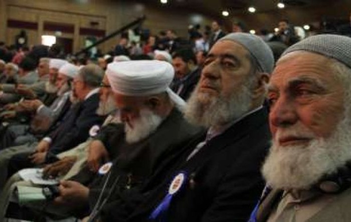 Ahmet Takan: “AKP’yi hiç bu kadar çaresiz görmedim; mele’ler de fayda etmiyor”