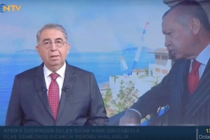 Oğuz Haksever’in miktofonu açık kaldı: “Ne yaslı ada be, canına okumuşsun…”