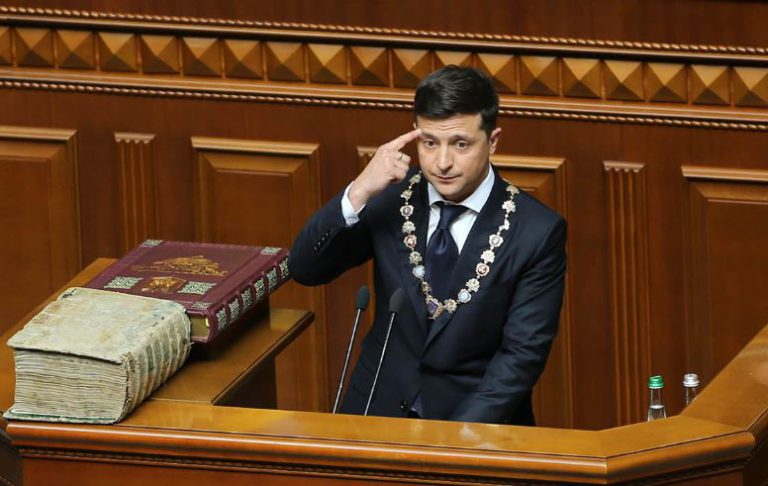 Zelenskiy: Odalarınıza benim değil çocuklarınızın resmini asın, karar alırken gözlerine bakın