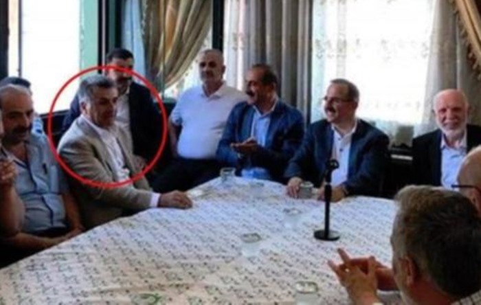 Buca Kaymakamı AKP’nin seçim çalışması için İstanbul’da kapı kapı dolaşıyor