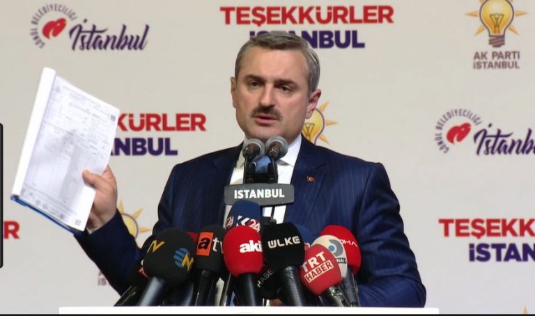 AKP’nin İstanbul İl Başkanı Şenocak görevini bırakıyor