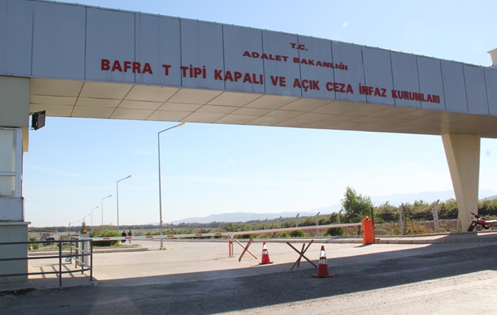 Bafra Cezaevi: “Sıcak su yok, soğuk su ise günde 15-20 dakika!”