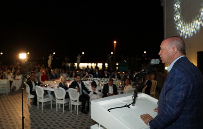 İmamoğlu’nu hedef alan Erdoğan, gazetelerde birgün sonra yayınlanacak haberleri söyledi