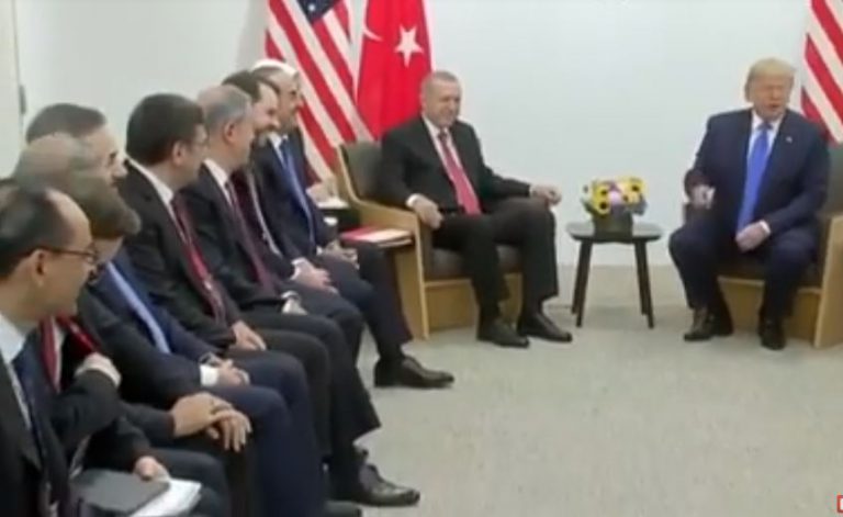 Trump, Erdoğan ve ekibiyle dalga mı geçti, övdü mü?