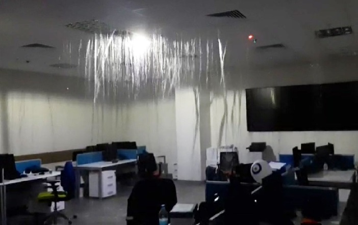 15 gün önce açılan şehir hastanesini su bastı