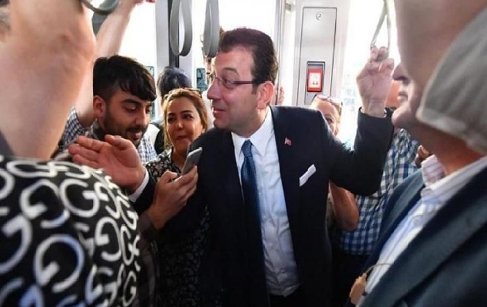 İmamoğlu tramvayda İstanbulluların taleplerini dinledi