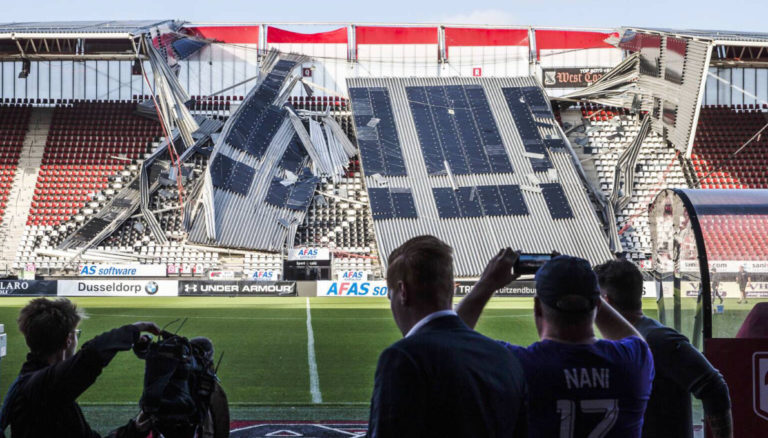 Hortum, Hollanda’da hayatı alt üst etti;  AZ Alkmaar’ın stadının çatısı çöktü