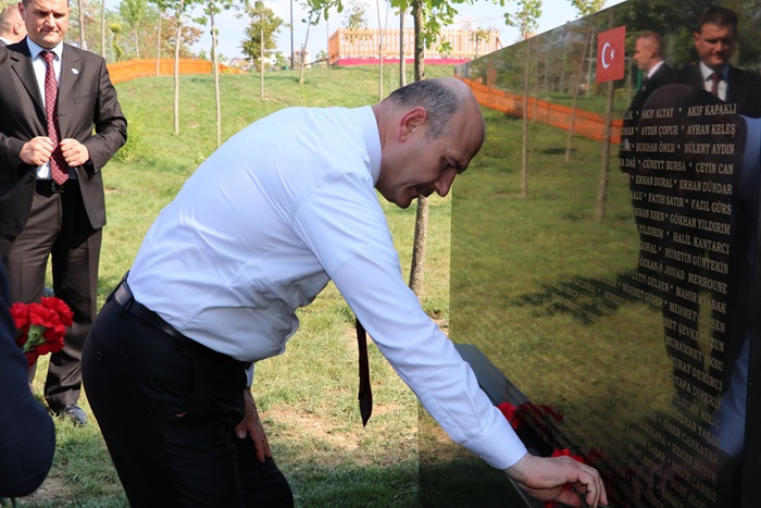Tiran’a dikilen ’15 Temmuz anıtı’ Arnavutluk’u karıştırdı