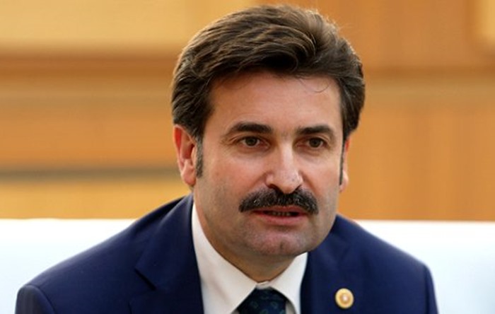 AKP’den ihraç süreci yaşayan Ayhan Sefer Üstün: “AKP damat eliyle yok edilecek”