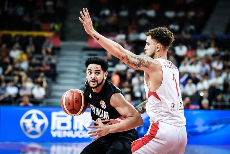 12 Dev Adam Yeni Zelanda’ya yenildi ama olimpiyat hakkı elde etti