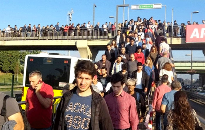 ‘TRT’nin, AkTrollerle aynı seviyesizliğe gelmesi üzücü’