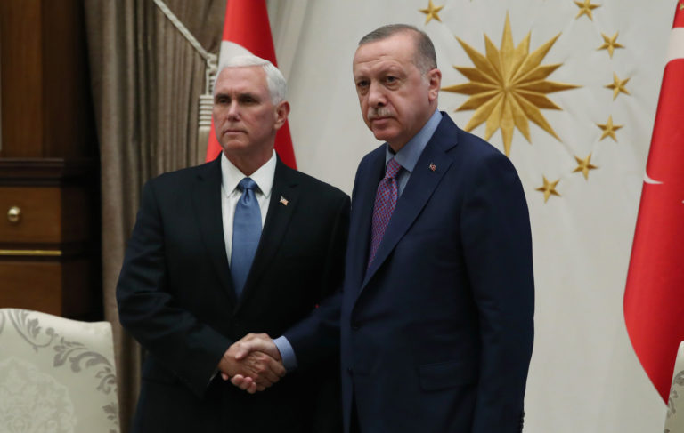 ‘Görüşmem’ dediği Mike Pence’i, Saray’da kabul etti