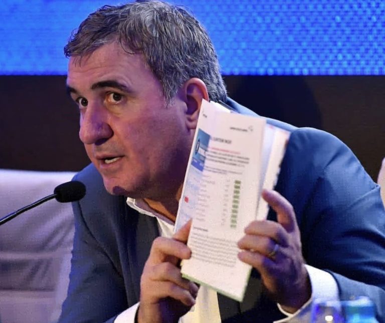 Hagi: Gerçek şampiyonlar, diğer şampiyonların elinden çıkar
