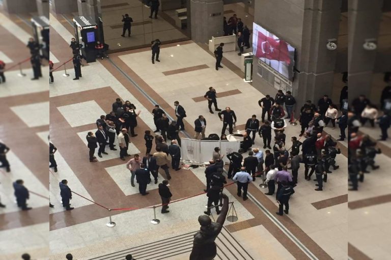 Çağlayan Adliyesi’nde bir vatandaş ‘Ben suçsuzum’ diyerek intihar etti