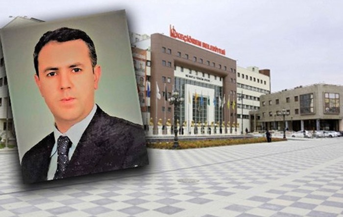 Önce belediyenin parasını zimmetine geçirdi, sonra o belediyeye başkan yardımcısı oldu