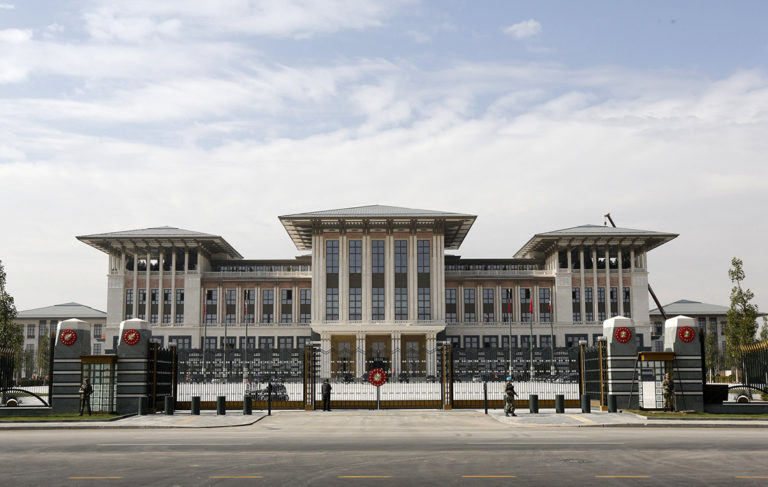 Saray’ın kullandığı ‘örtülü ödenek’ 1,8 milyarla zirve yaptı!