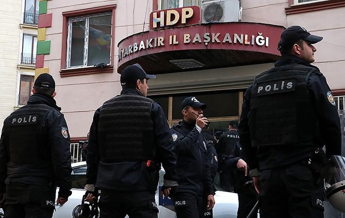 HDP operasyonlarında son dört yılda 15 bin gözaltı, 6 bin tutuklama