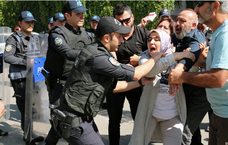 Harbiyelilerin annesi Melek Çetinkaya: Beni devlet sokağa çıkardı