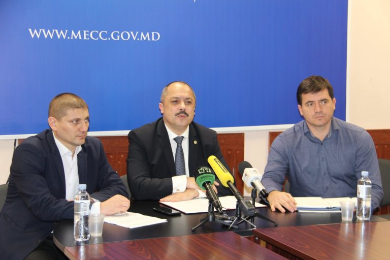Moldova: O okullar özel, Maarif’e devri imkansız