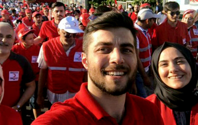 Kızılay Başkanı Kınık, oğlunu da başkan yardımcısı yapmış!