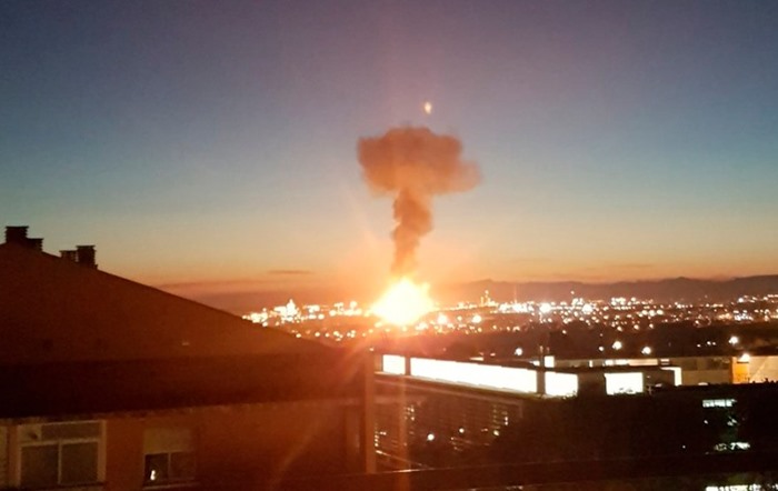 İspanya’da şiddetli patlama; kimyasal alarm verildi