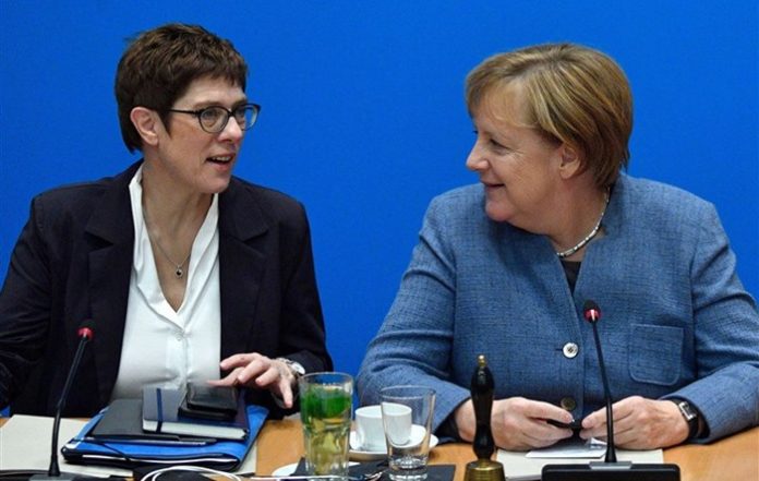 Annegret Kramp-Karrenbauer, merkel