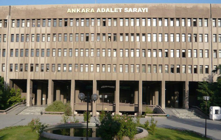 Sabah muhabiri Bylock’tan tutuklanınca adliyede kriz çıktı!