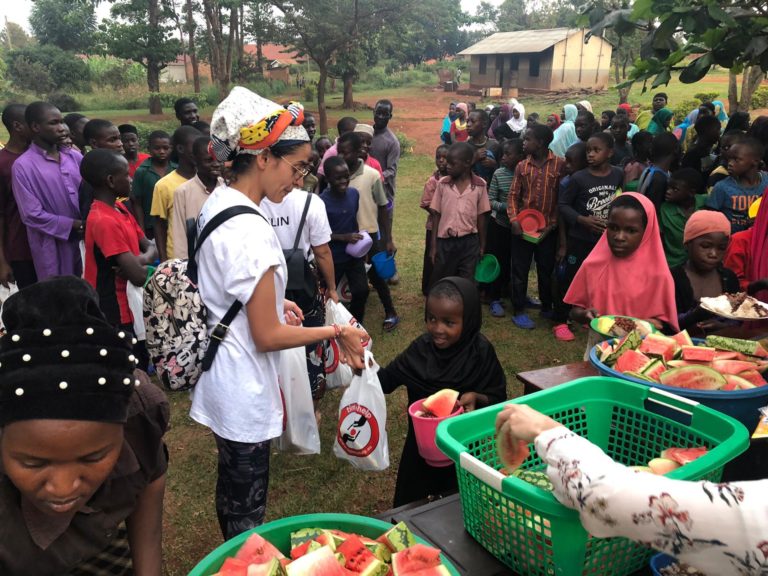 Time to Help Belçika gönüllüleri Uganda’ya yardım götürdü, gönül aldı