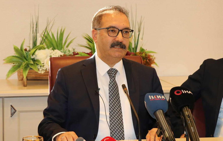 Rektörün skandal paylaşımına tepki yağdı: Saydıklarından hangisi suç?