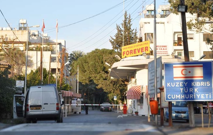 Kuzey Kıbrıs’da sokağa çıkma yasağı ilan edildi