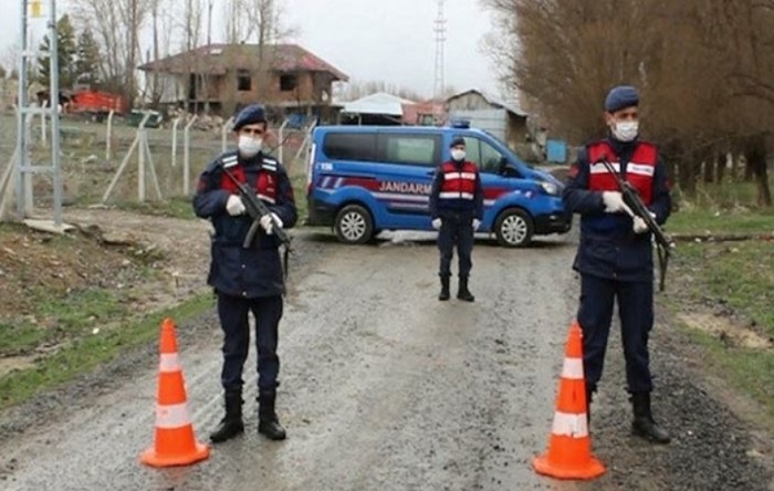 Jandarma giriş ve çıkışları kapattı! Köy karantinaya alındı