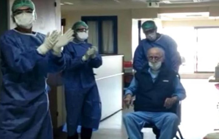 95 yaşında Koronavirüs’ü yendi, alkışlarla taburcu oldu