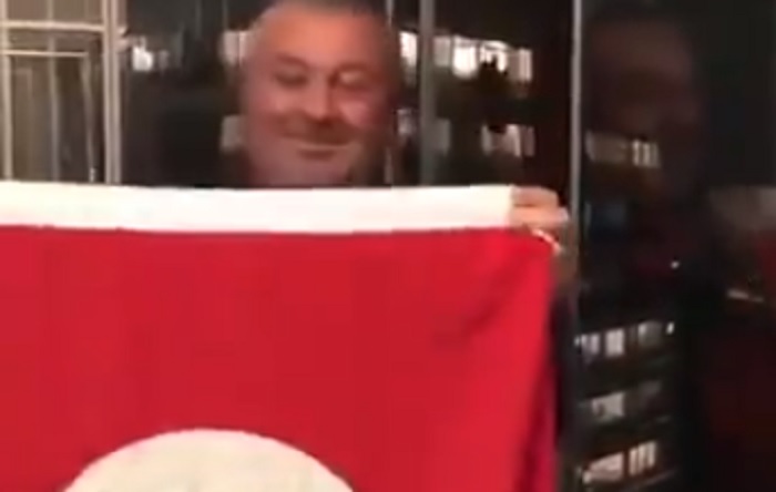 MHP’li vekil Cemal Enginyurt söyleyemediği İstiklal Marşı videosunu sildi!