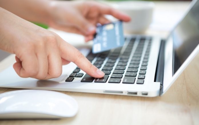 kredi-kartı-online-laptop
