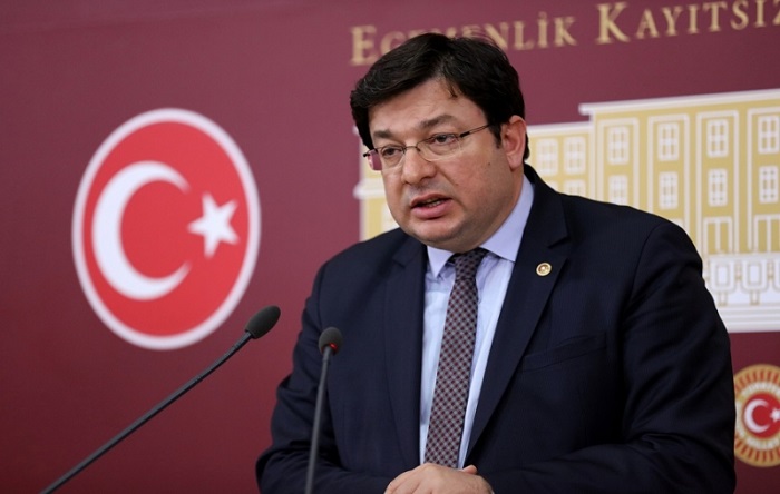 Erkek: Cinsel saldırıya ‘örtülü af’ var. Gazeteciler siyasi gerekçelerle cezaevinde!