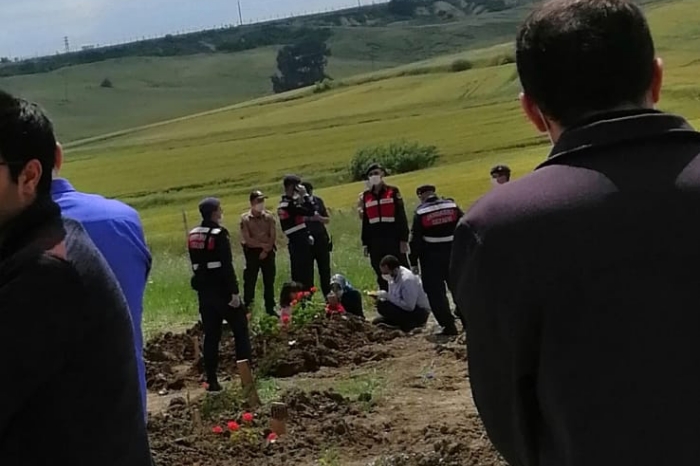 Baba ile oğlunun kavuşması mahşere kaldı! İnsanlık toprağa verildi